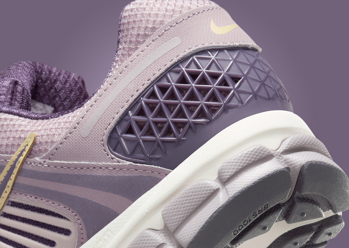 Nike Zoom Vomero 5 Platinum Violet Team Gold Heel