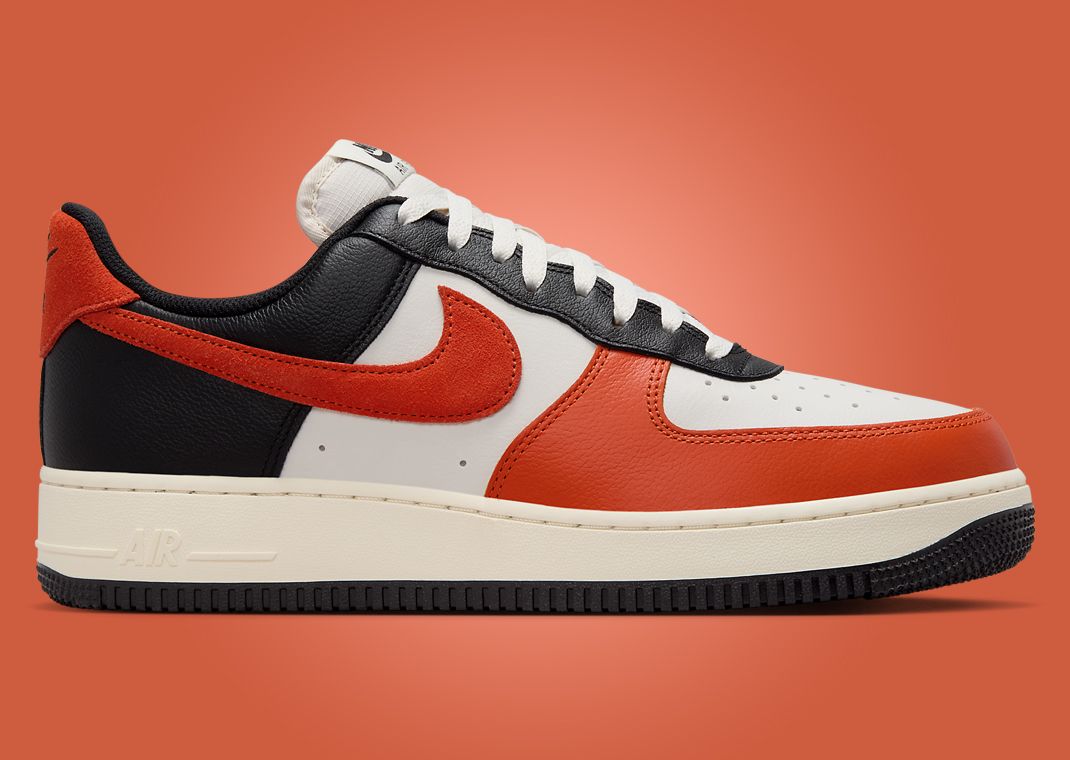 Nike Air Force 1 Low Scairy Season Lateral Right