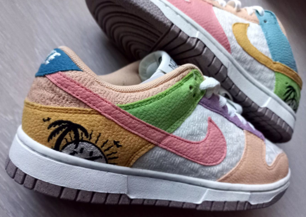 Nike Dunk Low (W) Multi-Color Sample