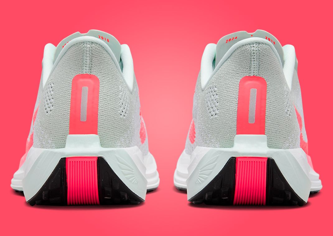 Nike Pegasus Plus Barely Grey Hot Punch Heel