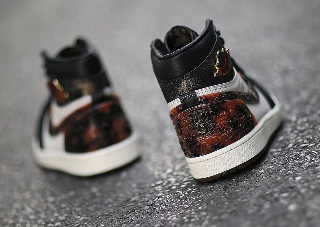 HARUさま専用nike air jordan 1 retro high og DX0054-805 Nike Air Jordan 1 Retro High OG Skyline Multi