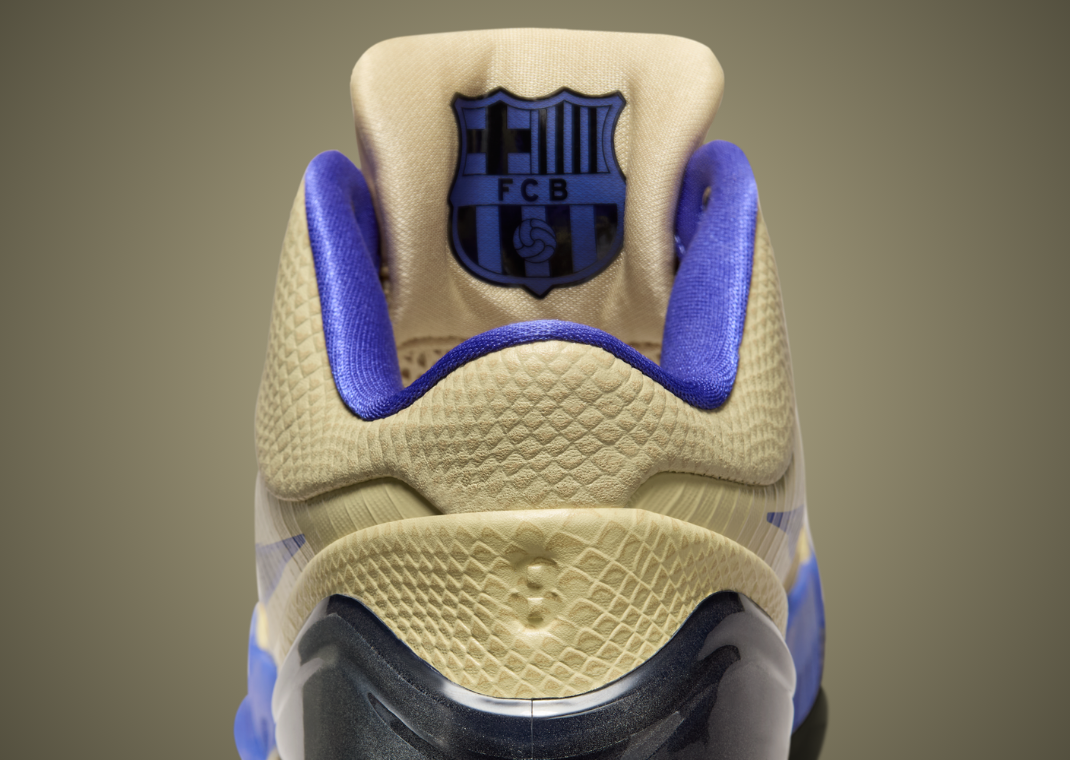 FC Barcelona x Nike Kobe 4 Protro Heel Detail