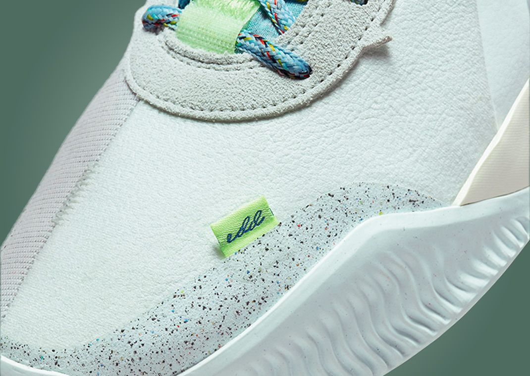 Nike Air Deldon Barely Green Toe