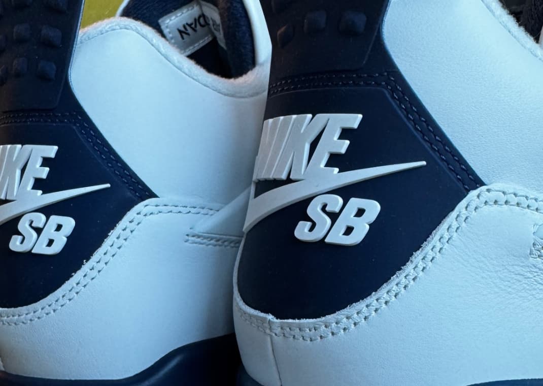 The Nike SB x Air Jordan 4 Summit White Navy Releases March 2025 The Nike SB x Air Jordan 4 Summit White Navy Releases March 2025