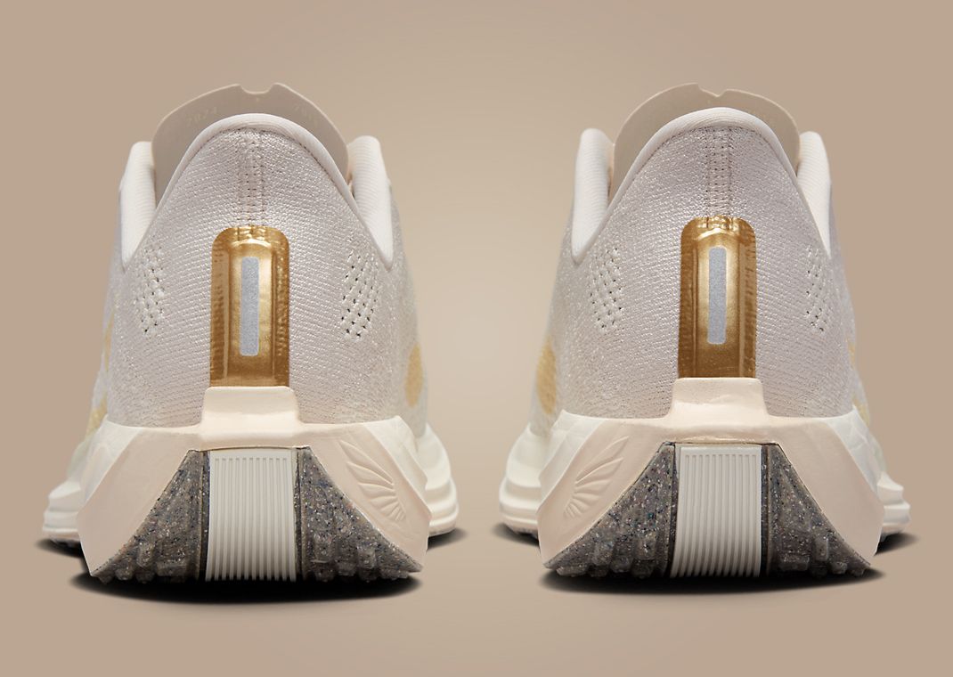 Nike Pegasus Plus Light Orewood Brown (W) Heel