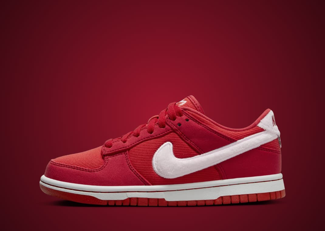 Nike Dunk Low Valentine's Day (GS) Lateral