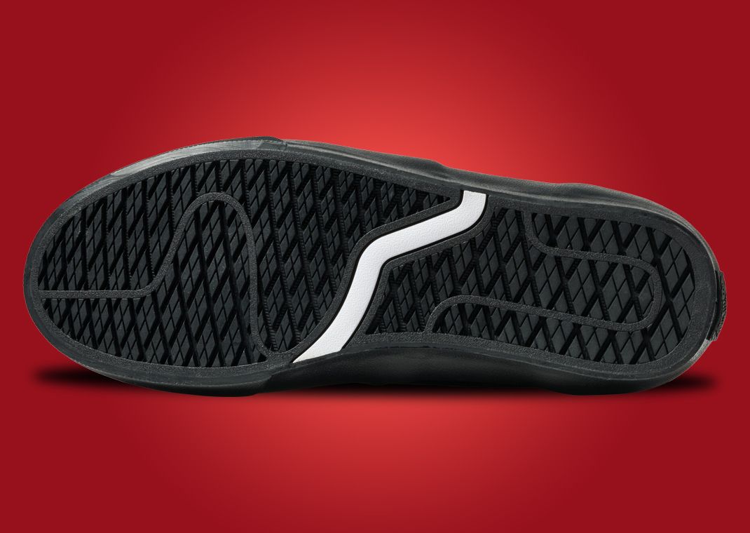 Vans Curren Triple Black Outsole