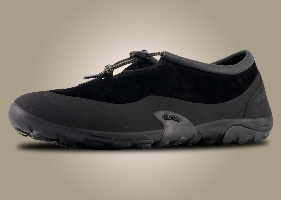 New Balance Tokyo Design Studio MT10T Black Angle