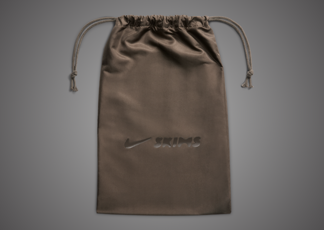 NikeSKIMS Rift Satin Black - Bag