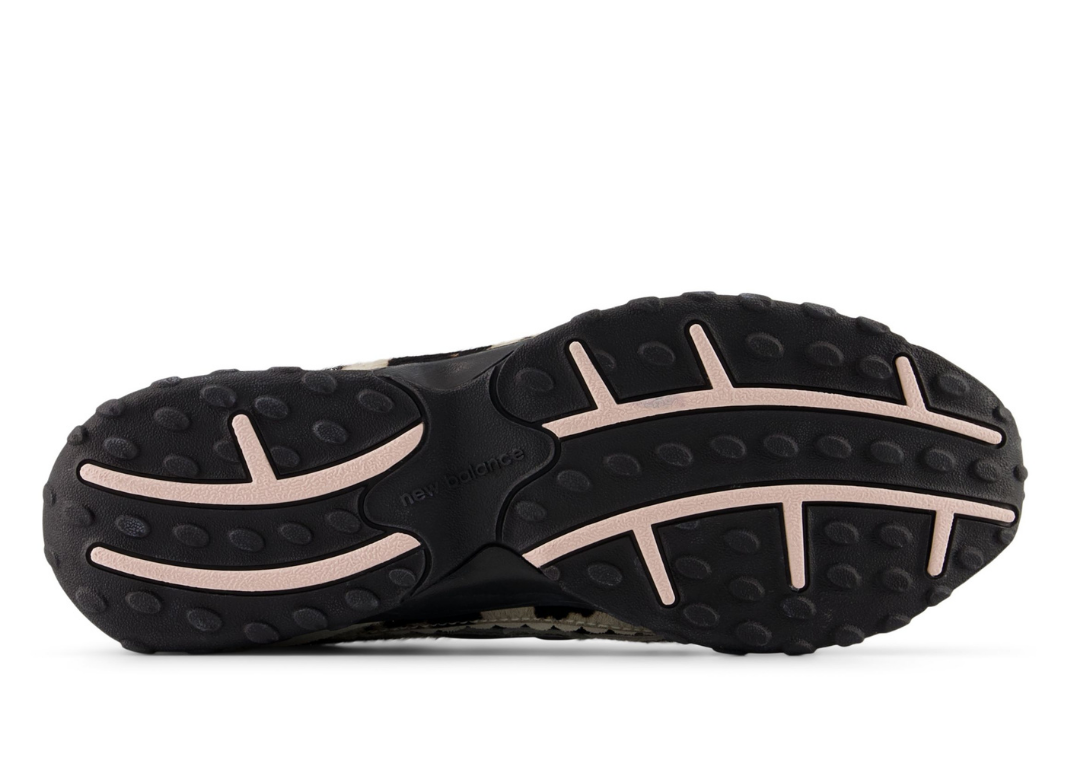 atmos Pink x New Balnace 204L Cow Girl Black - Bottom