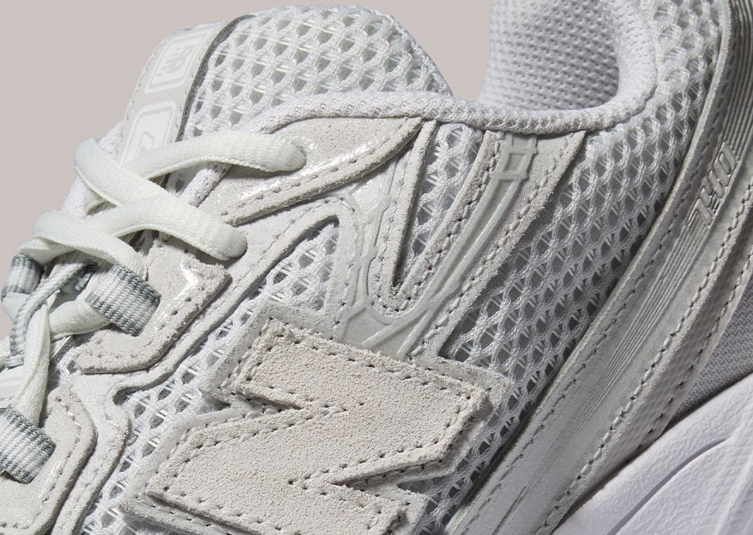 New Balance 740 Grey Days Detail