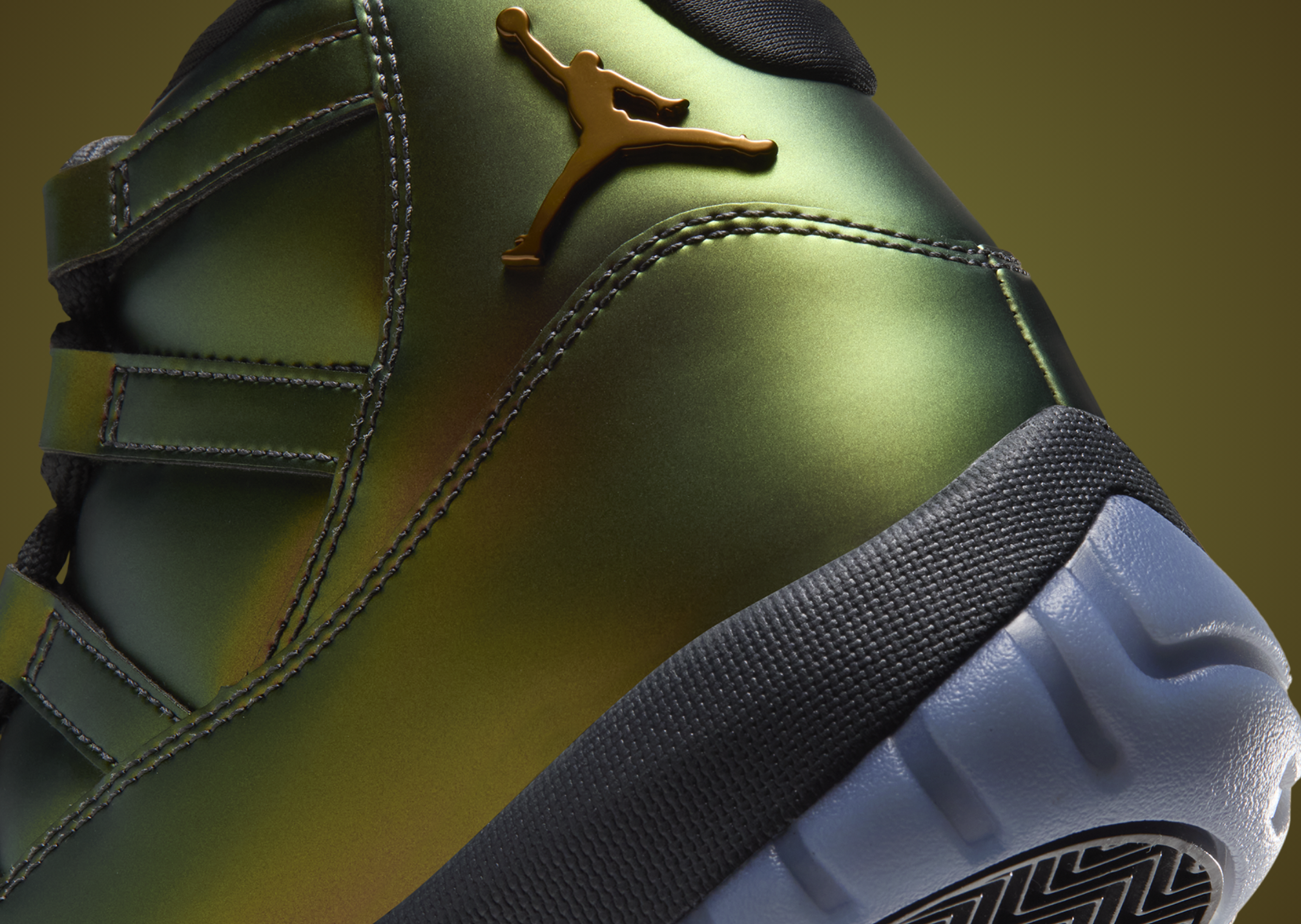 Air Jordan 11 Retro Space Jam Magic Ball - Heel Detail