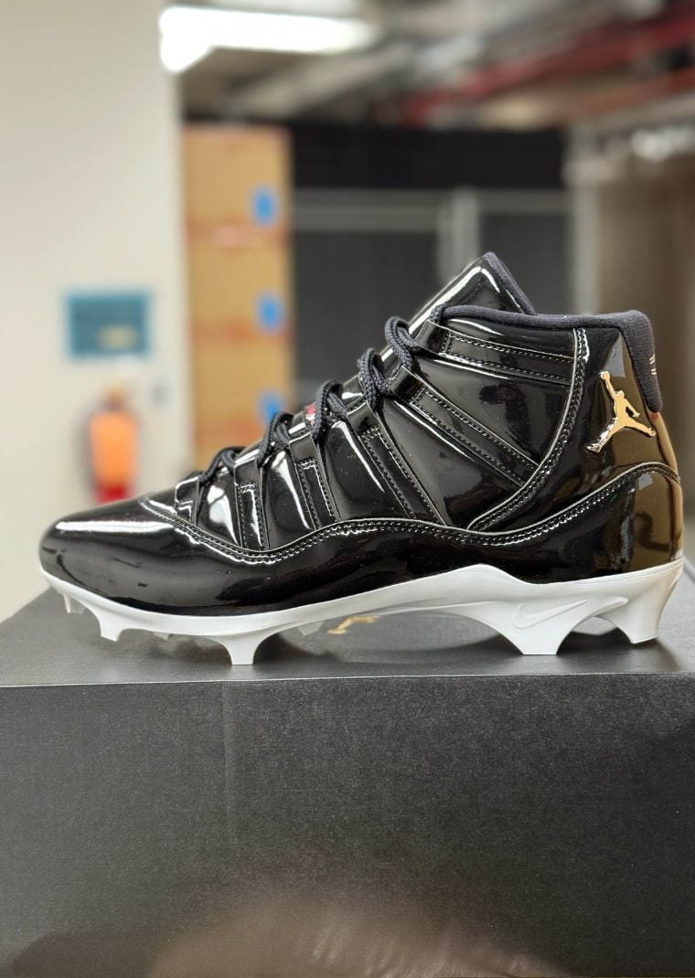 Jalen Hurts PE Jordan 11 Love Hurts