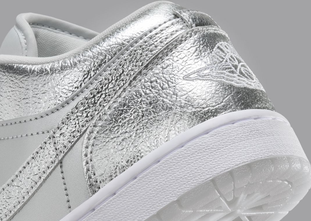 Air Jordan 1 Low SE Metallic Silver (W) Heel