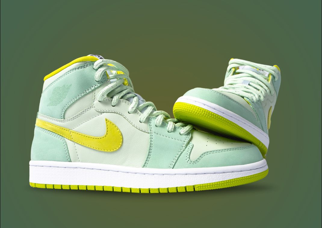 Air Jordan 1 Mid Women In Flight Title IX