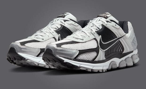 Nike Zoom Vomero 5 Metallic Silver Black