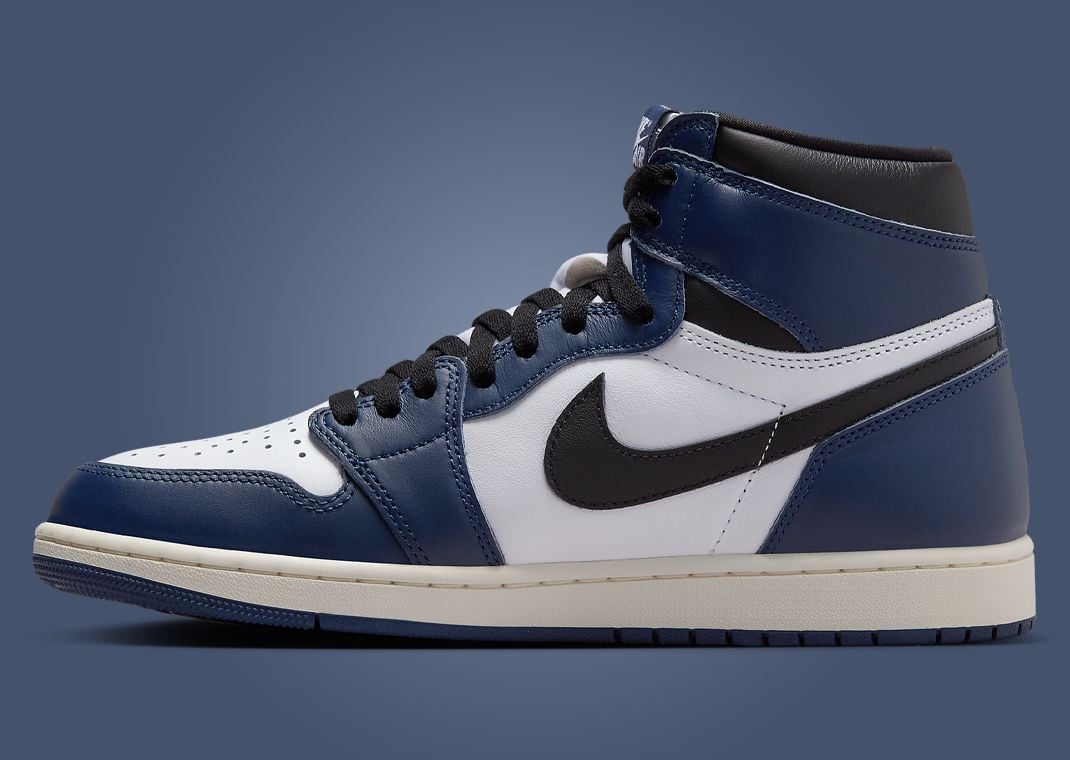 Navy blue and white jordan fashion 1s