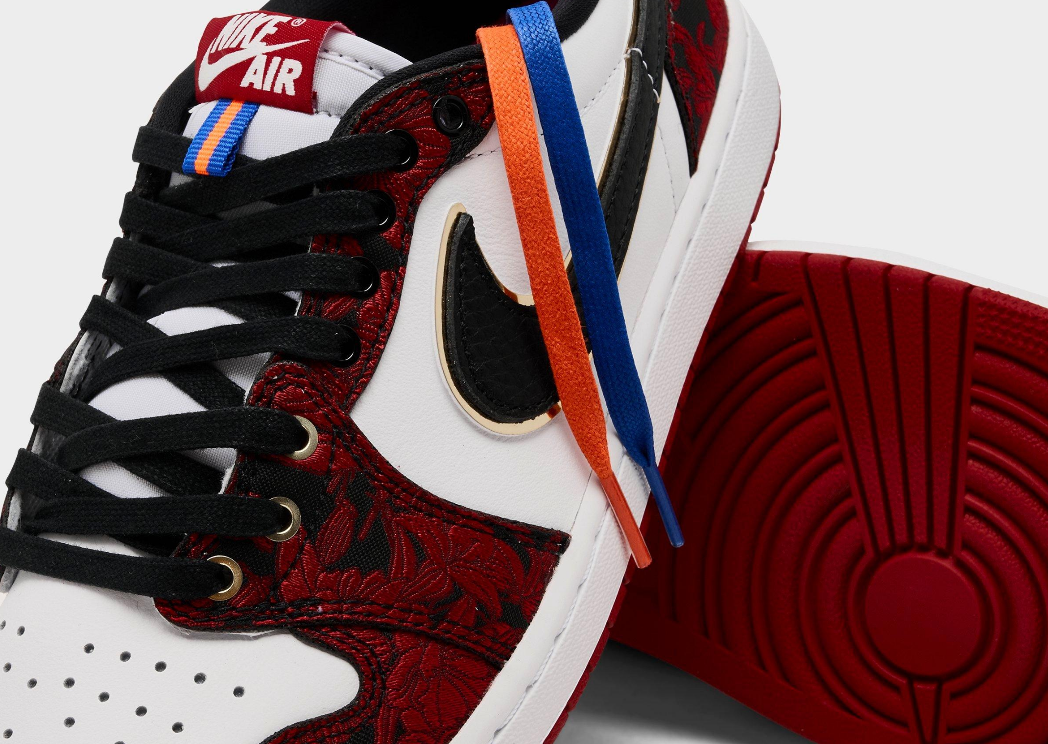 Air Jordan 1 Retro Low OG Last Dance at the Garden - Detail