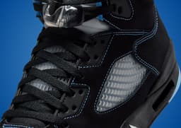 Air Jordan 5 Retro Black University Blue lace details