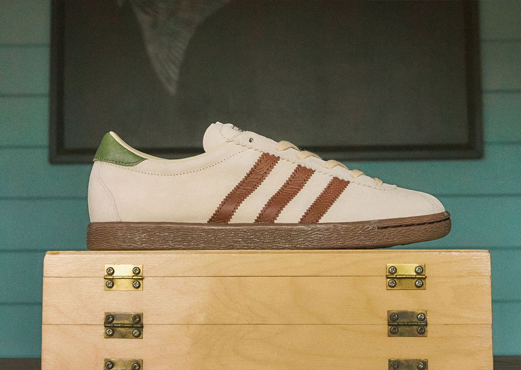 END x adidas Tobacco Fly-Fishing Ecru Tint Lateral