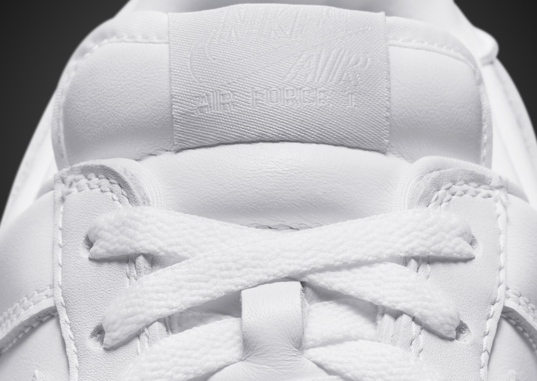 Nike Air Force 1 Low ‘01 Triple White Detail