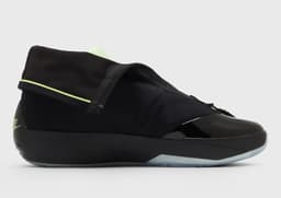 Air Jordan 4028 medial profile
