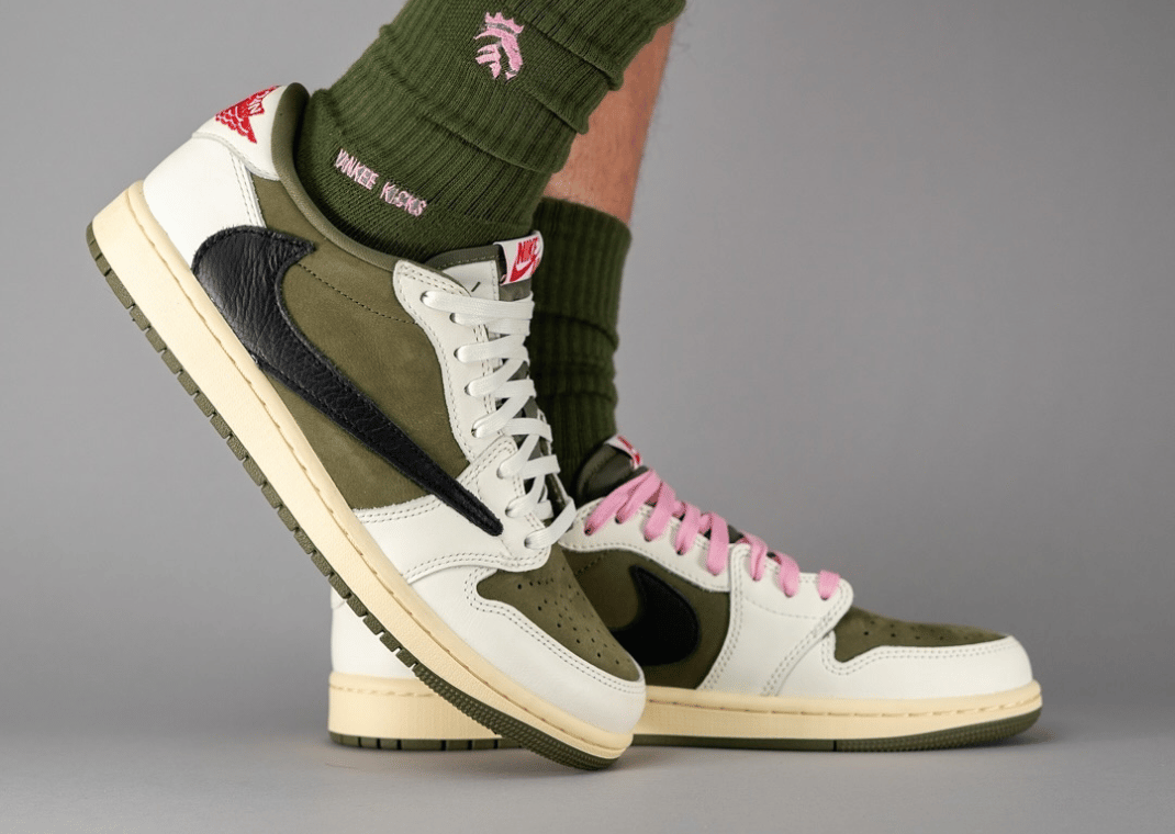 Travis Scott's Air Jordan 1 Retro Low OG Olive Alternate Travis Scott's Air Jordan 1 Retro Low OG Olive Alternate