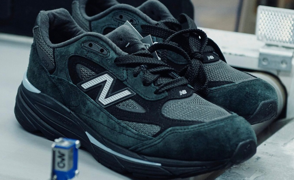 New Balance Continues the 990v7 Rollout in Triple-Black