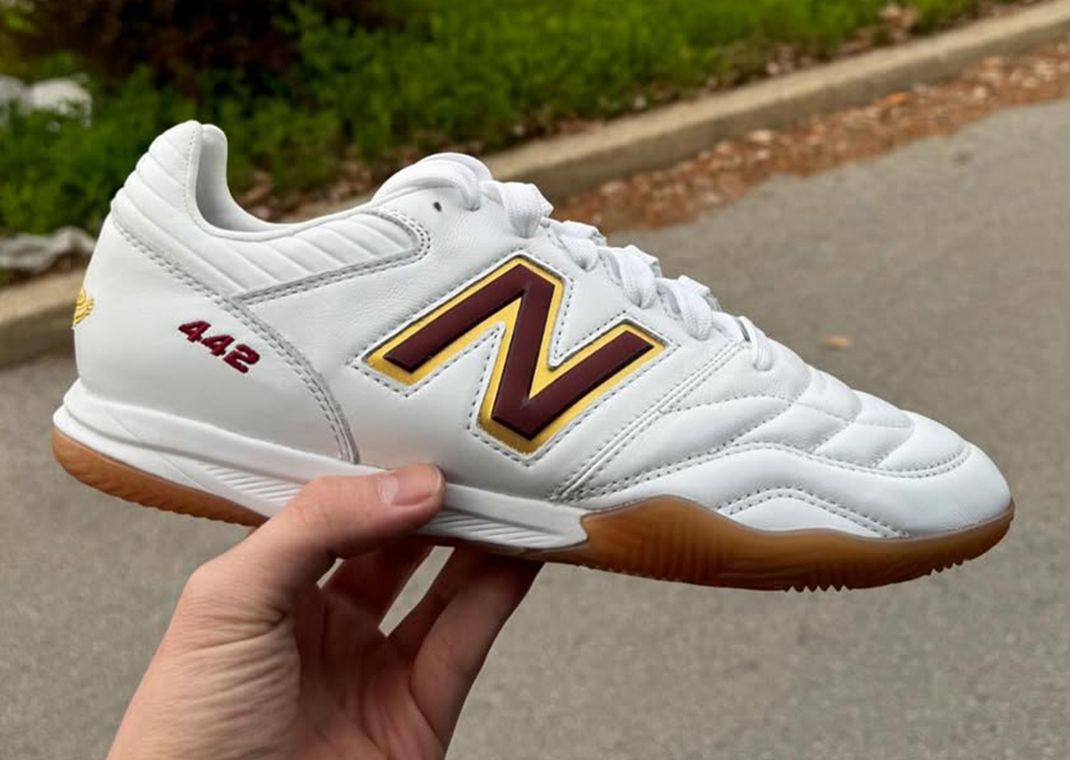 New Balance トレーニングシューズ ホワイト/ゴールド New Balance トレーニングシューズ ホワイト/ゴールド - メルカリ