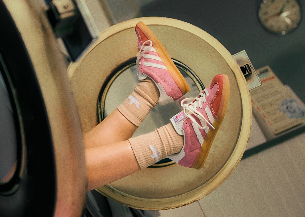 【ADIDAS】END. コラボ Gazelle Indoor 'Laundromat' スニーカー END. x adidas Gazelle Indoor 'Laundromat' (Pink) | END. Launches