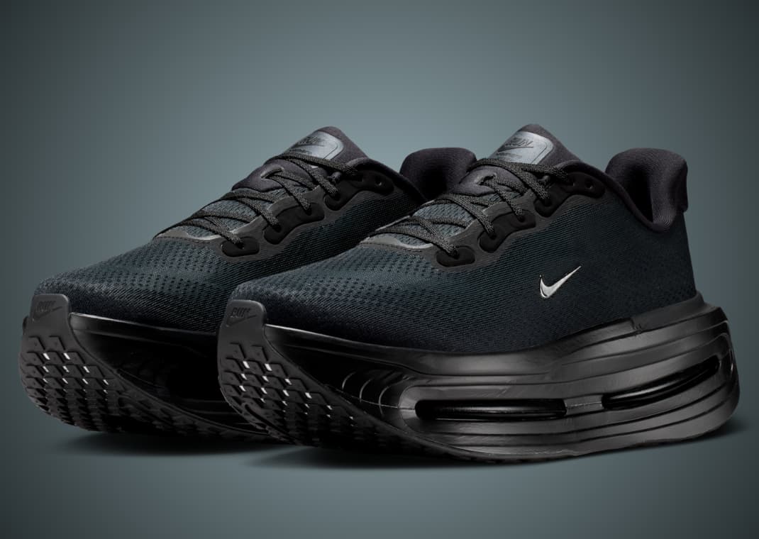 靴 Nike Vomero Premium Black Nike is Giving the Vomero Premium the Triple Black Treatment