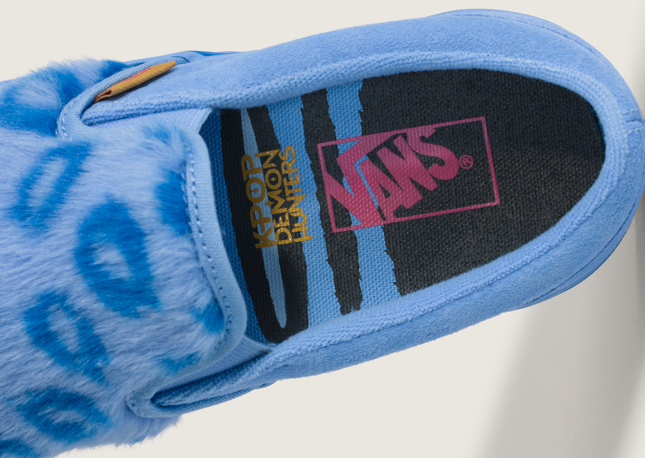 K-Pop Demon Hunters x Vans Classic Slip-On Derpy (GS) - Detail