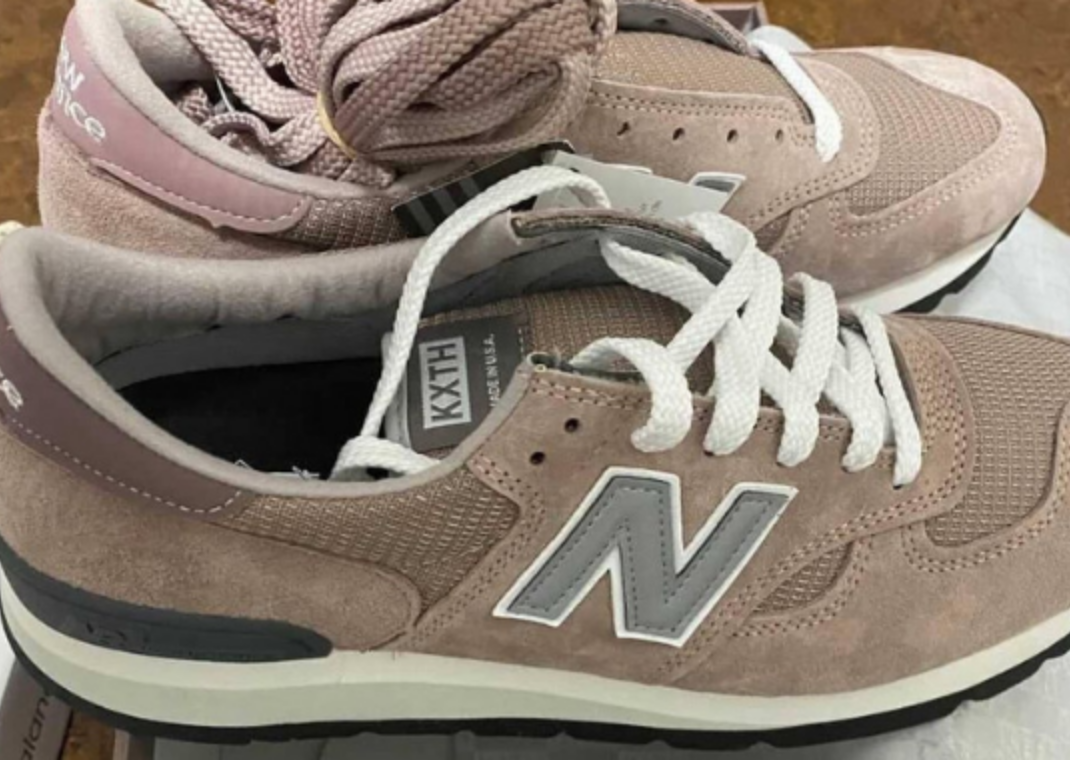 Kith x New Balance 990v1 "Dusty Rose"