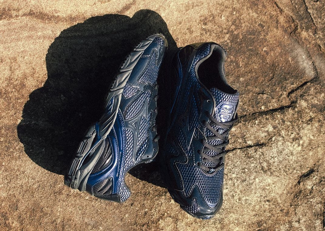 END x Mizuno Wave Rider 10 20th Anniversary