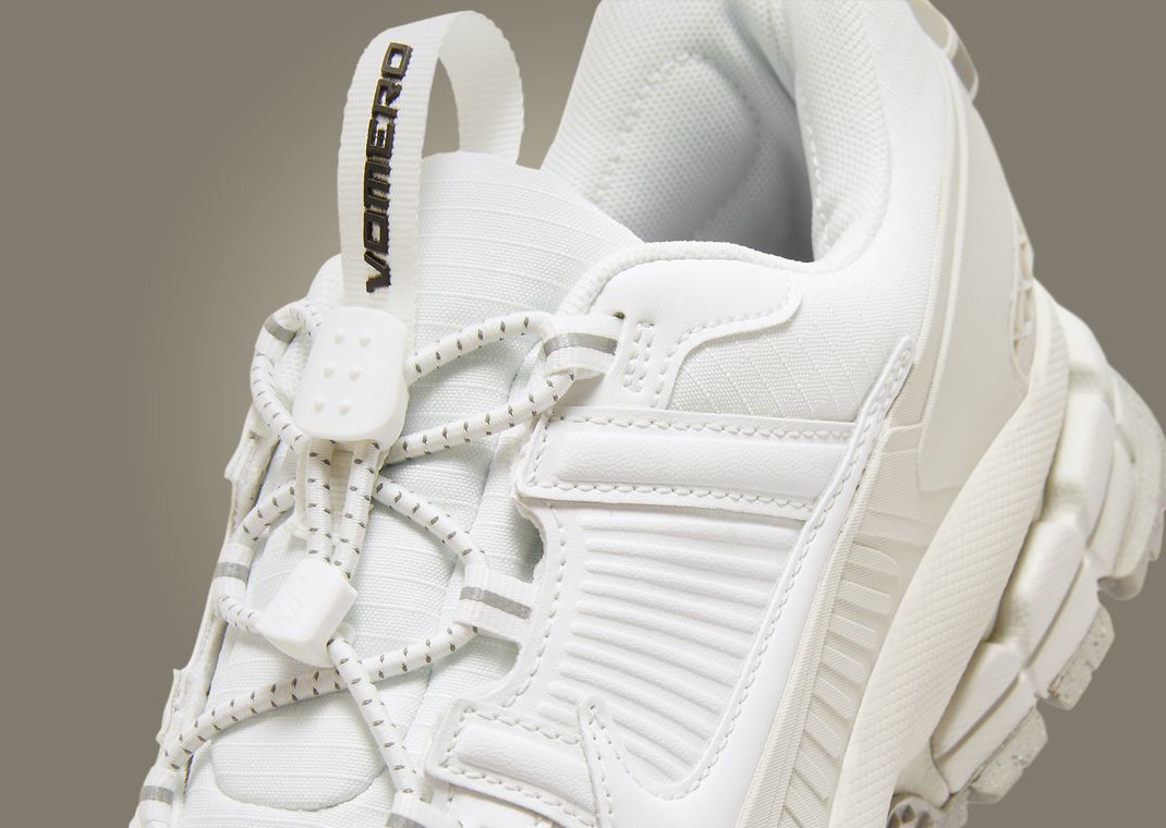Nike Zoom Vomero 5 Roam Summit White Light Bone Detail