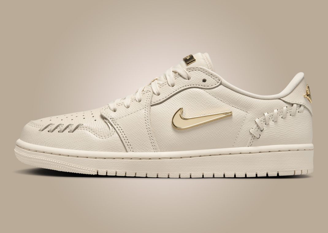 wmns air jordan 1 low se white metallic gold