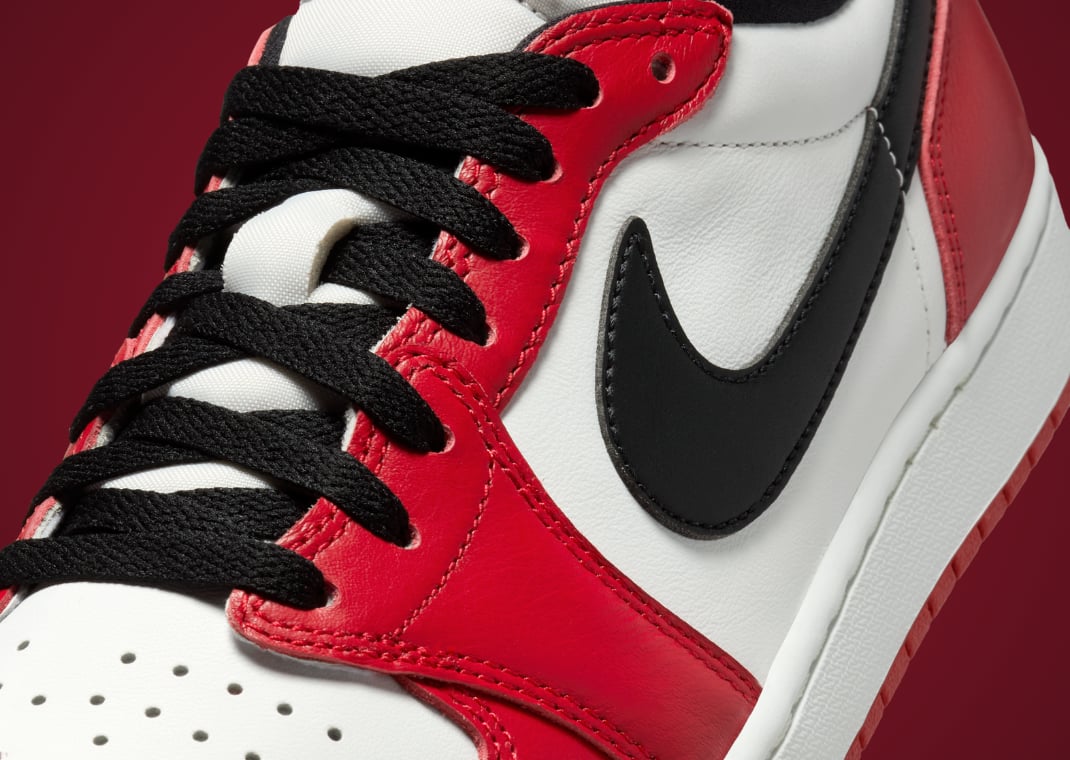 Air Jordan 1 Retro Low OG Chicago