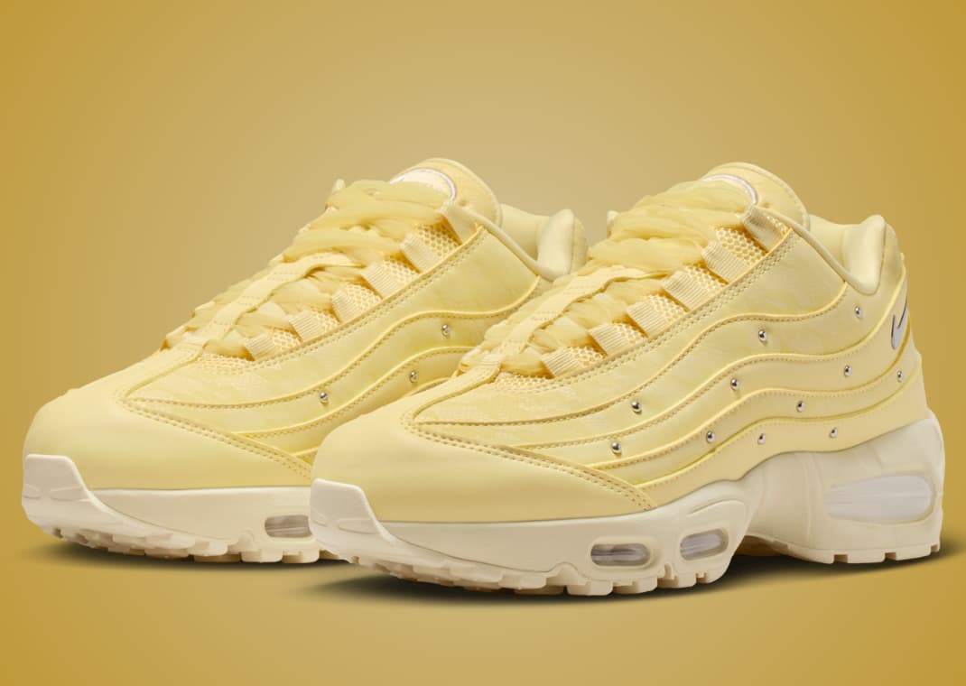 Nike W Air Max 95 イエロー　23.5㎝ Nike Adds Silver Stud Accents to Women's Exclusive Air Max 95 Soft