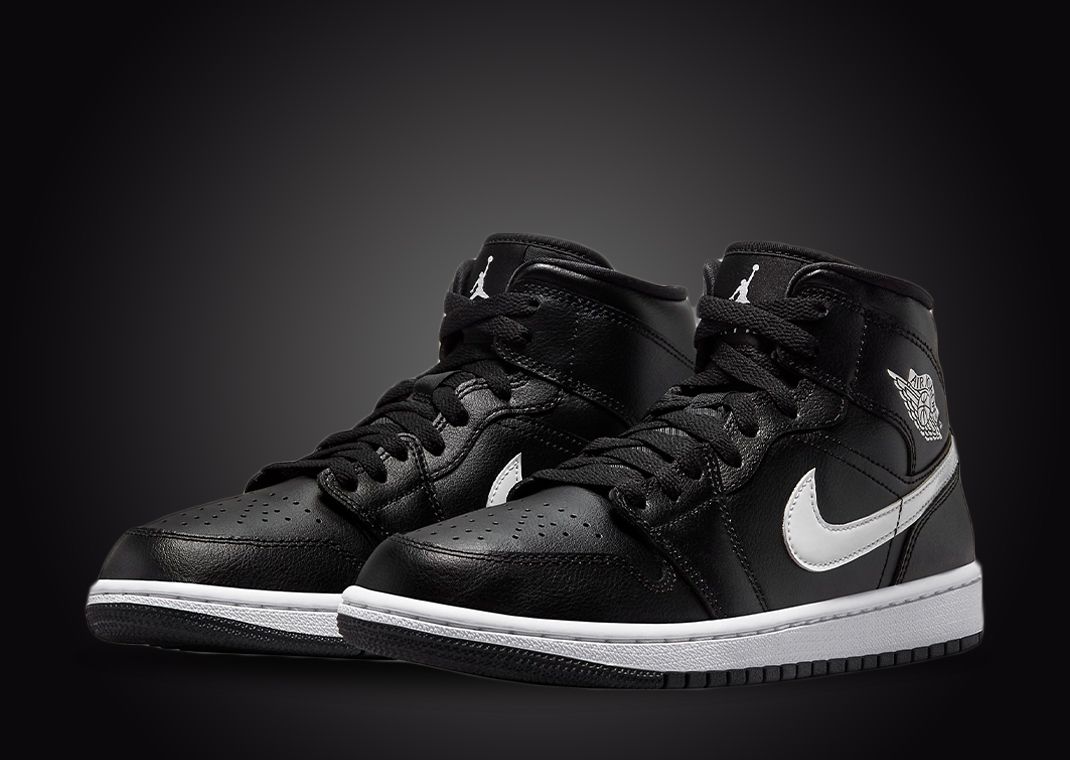 Air Jordan 1 Mid Black White