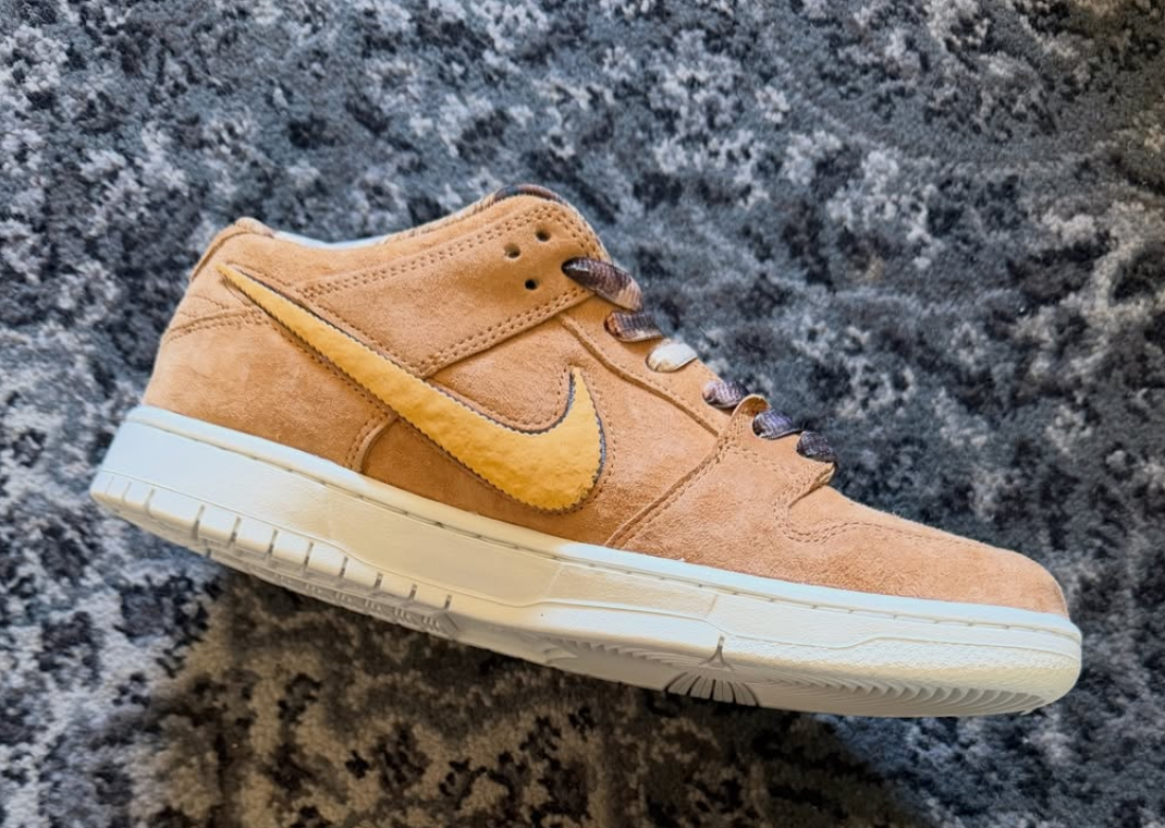 NOTE Manchester x Nike SB Dunk Low Medial