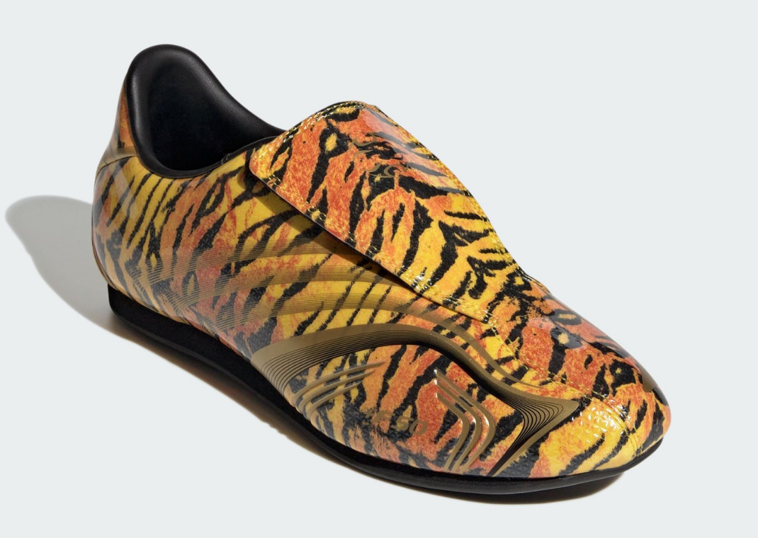 adidas Taekwondo F50 Tiger (W) - Angle