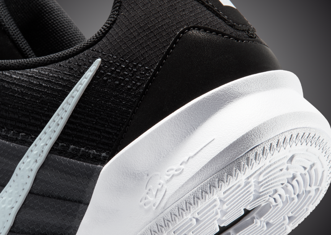 Nike Sabrina 3 Black - Heel Detail