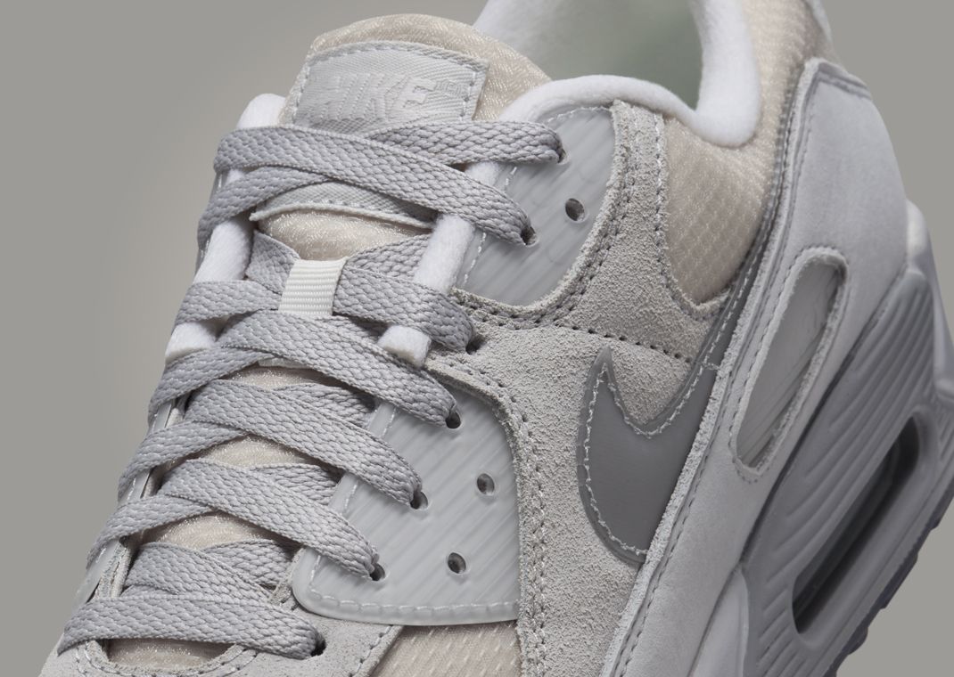 air max 90 heel broken