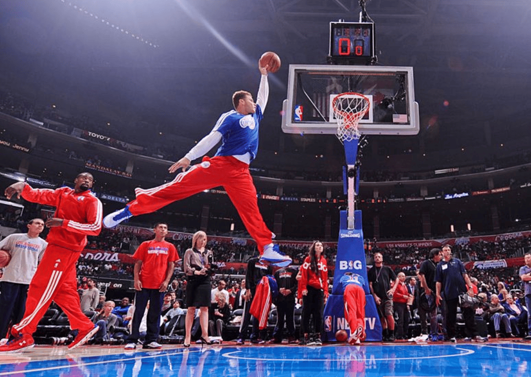 Blake Griffin Recreates Michael Jordan's Jumpman Pose