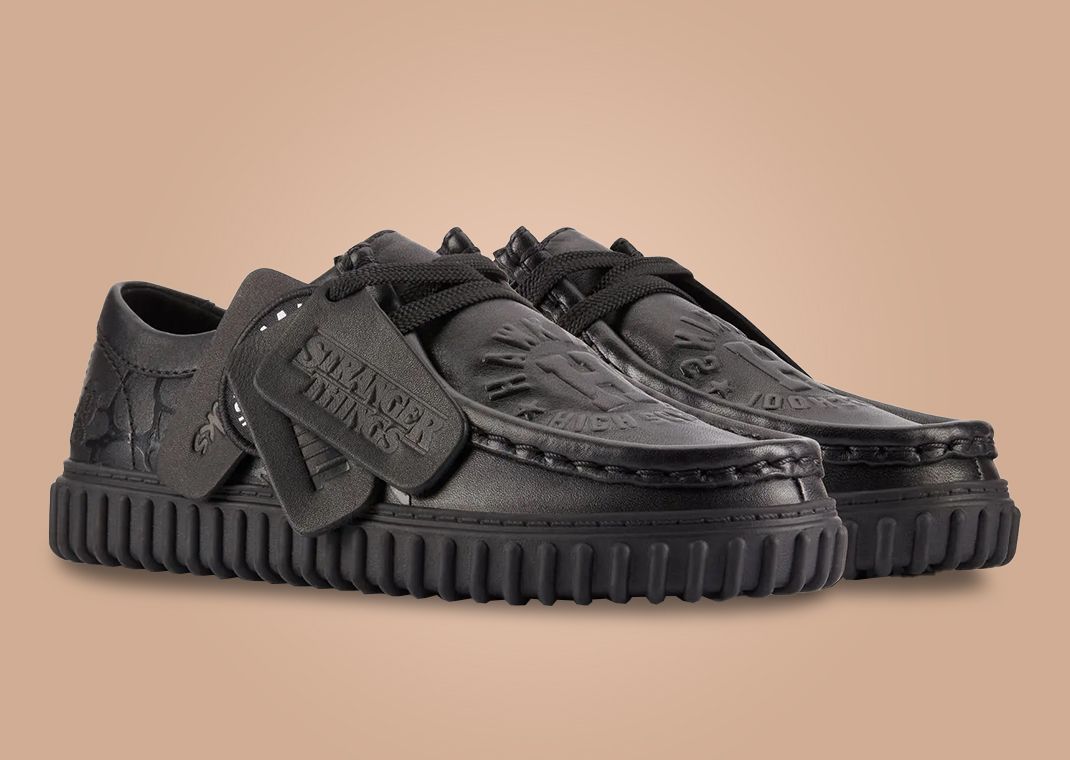 Stranger Things x Clarks Torhill Lo (PS) Angle