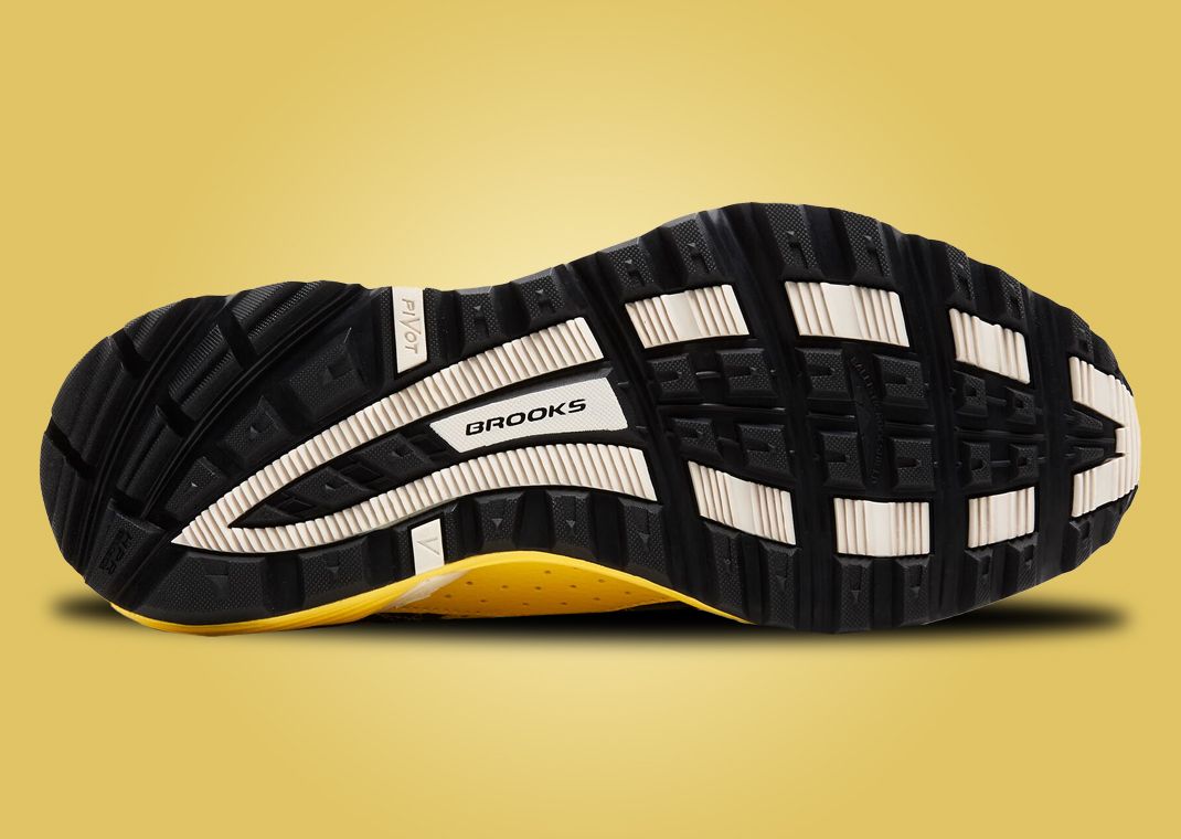 Brooks Cascadia 1 Black Yellow Outsole