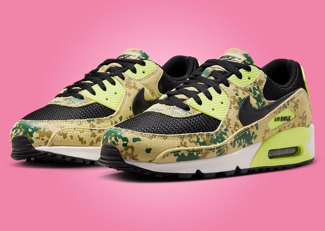 Nike Air Max 90 Camo Team Gold Light Lemon Twist Angle