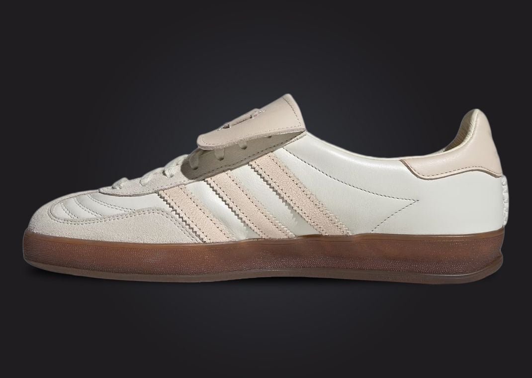 スニーカー Adidas x Foot Industry Gazelle Indoor Off White Sand Strata adidas x Foot Industry Gazelle Indoor 'White Sand Strata' IG1896