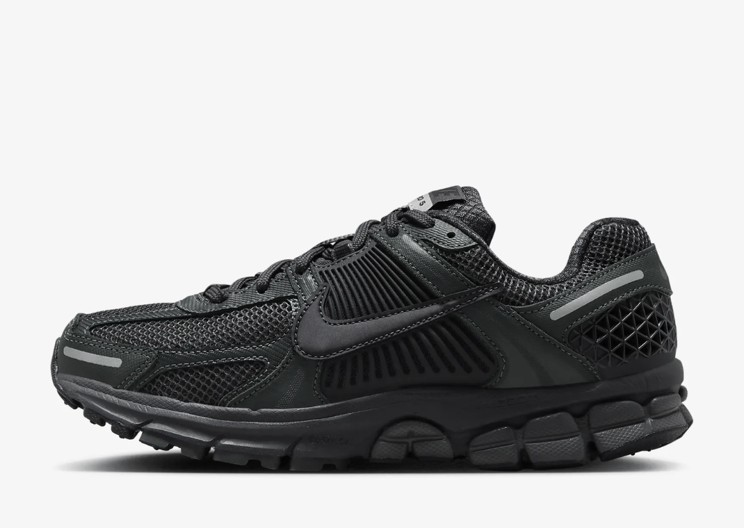 Nike Zoom Vomero 5 Triple Black (W)