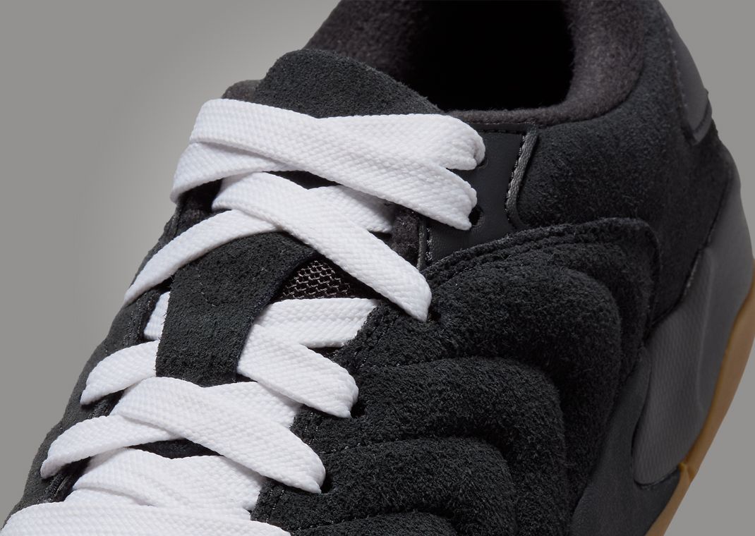 Jordan Session Black Gum Detail